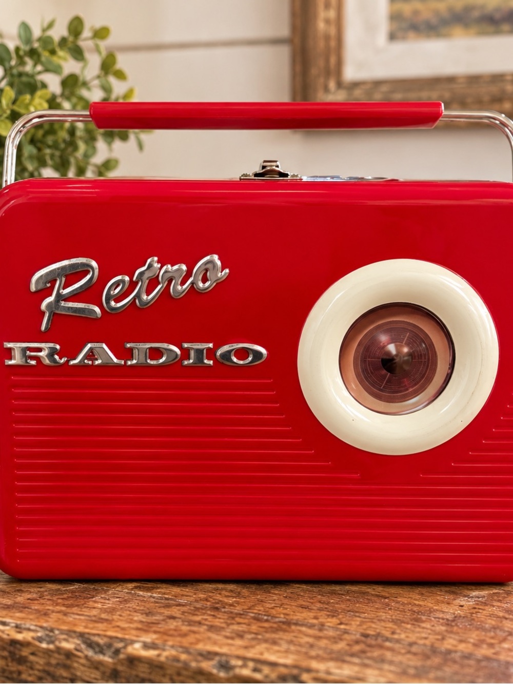🍎 Retro Radio Lunch Box – Red Vintage Style